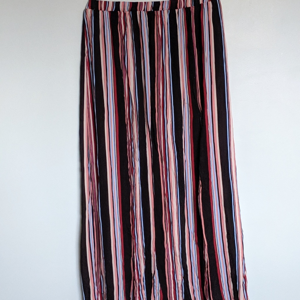 Beautiful striped skirt with slits